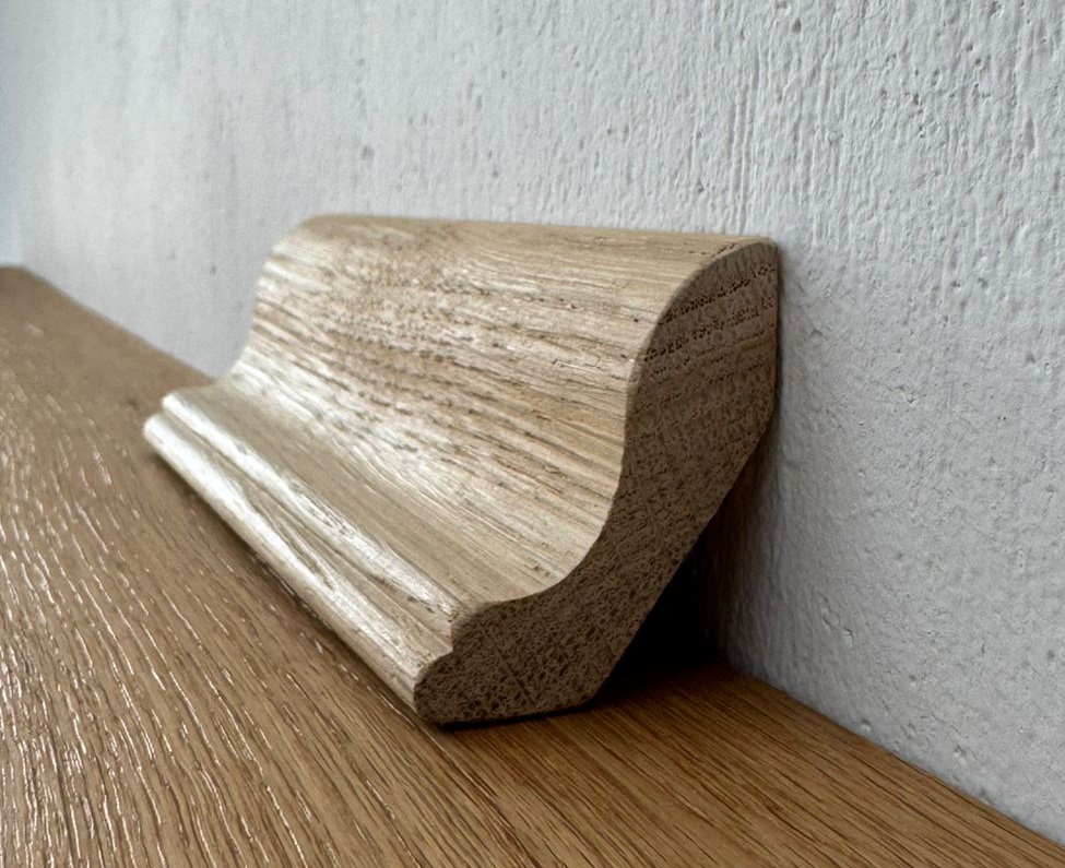 Плинтус массив Дуб галтель без покрытия 55х17мм